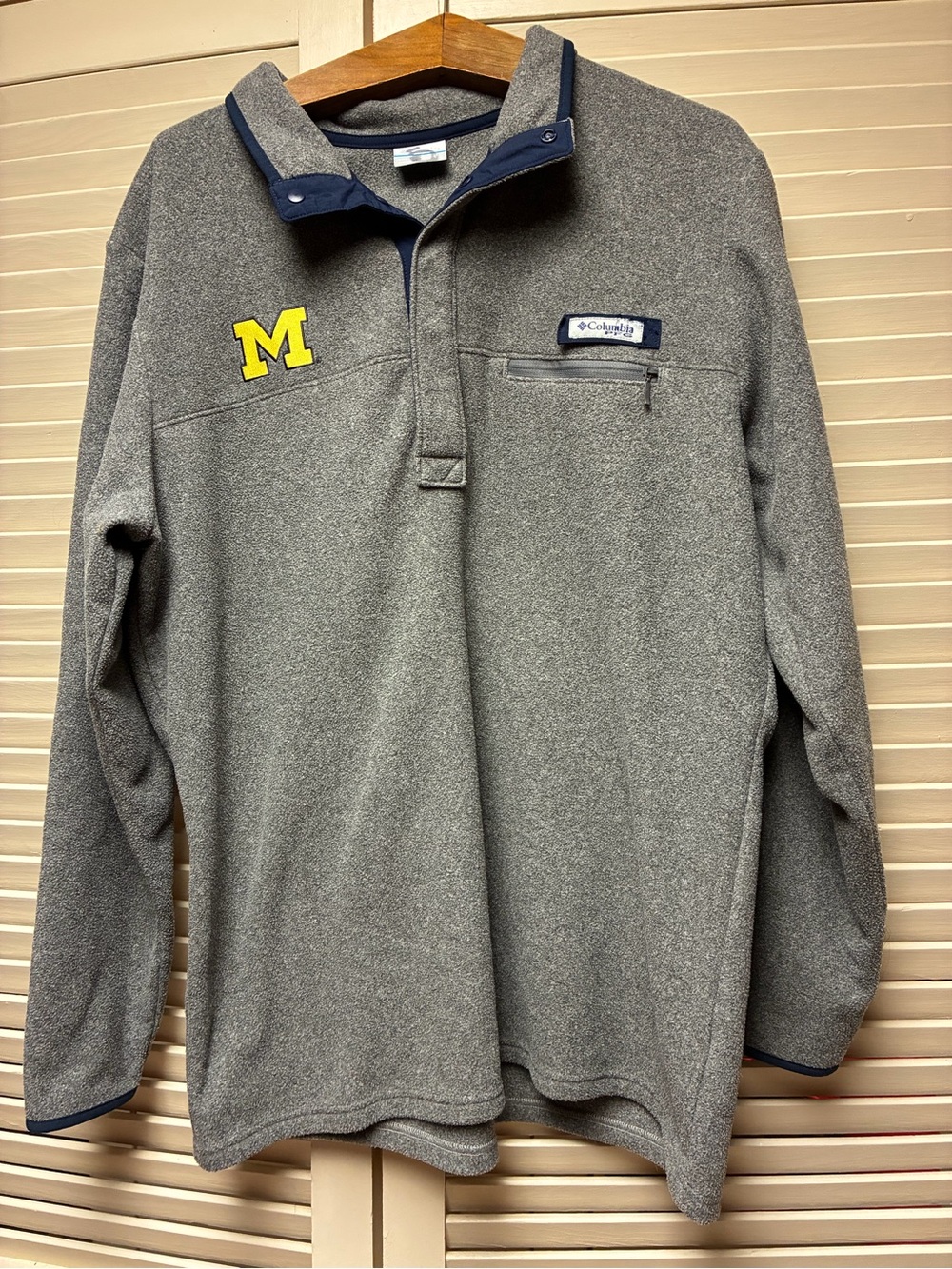 Columbia Men’s Gray Fleece Pullover with Michigan 'M' Accent